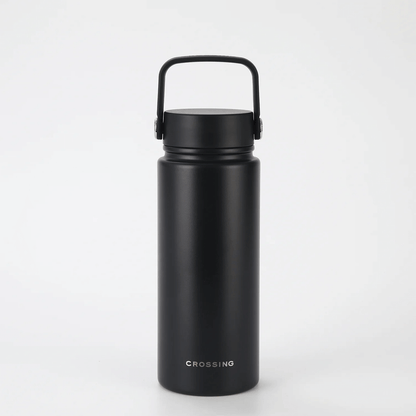 Crossing Urban Ceramic S/S Insulated Flat Cap Bottle With Handle 600ml in sleek black design for hydration on-the-go.