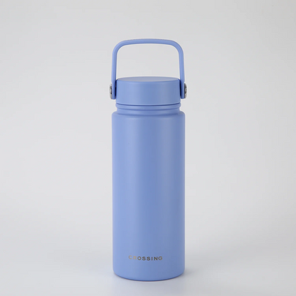 Crossing Urban Ceramic S/S Insulated Flat Cap Bottle With Handle 600ml in blue color, perfect for daily hydration.